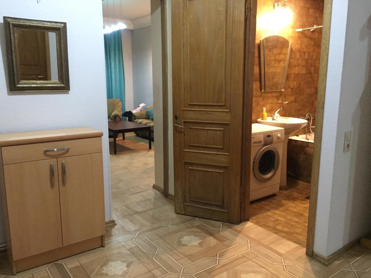 Apartment On Republic Square Yerevan Exterior photo