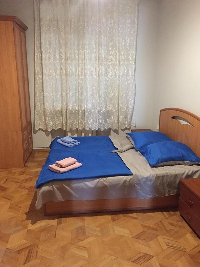 Apartment On Republic Square Yerevan Exterior photo